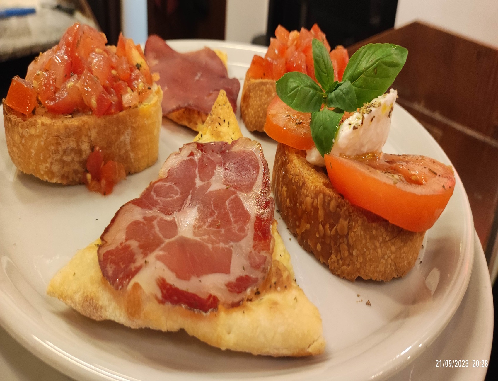 Bruschetta mista