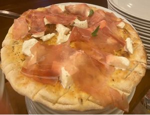 Focaccia al Crudo